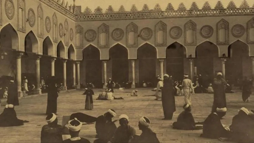 (4) ما بين المدرسة والمعهد