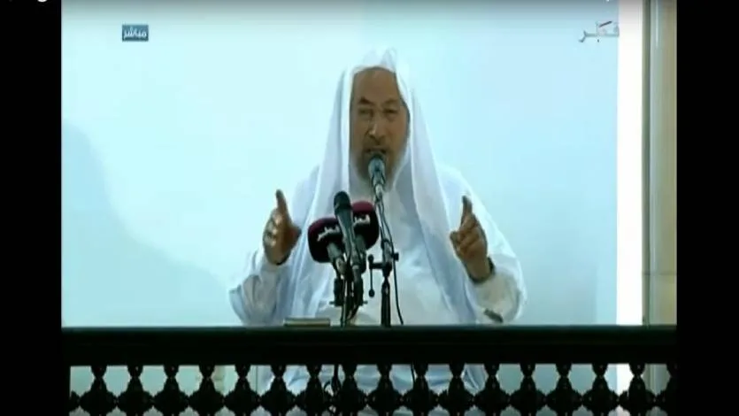 القرضاوي: لا يجوز لعالم مسلم أن يؤيد حكما باطشا جبارا