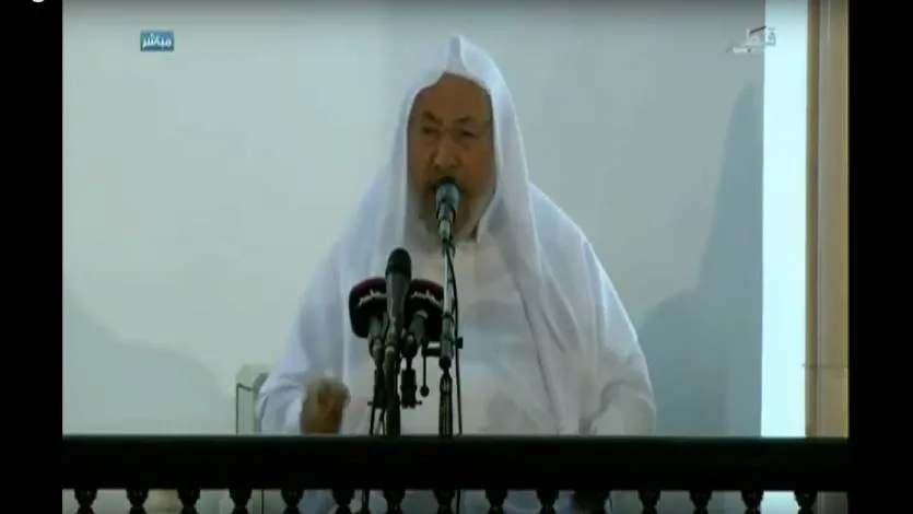 القرضاوي: الانقلابيون خارجون عن الشرع والدستور والقانون