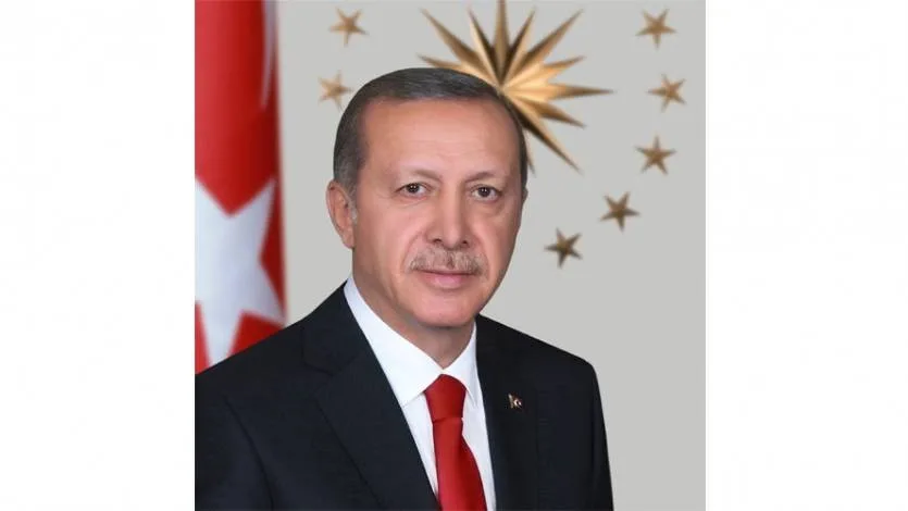 القرضاوي يهنيء أردوغان بالفوز