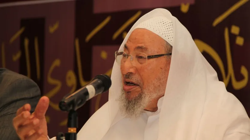 القرضاوي: القرآن نزل ليحكم بين الأحياء لا ليقرأ على الأموات