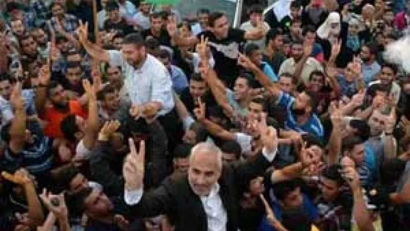 اتحاد علماء المسلمين يهنئ الشعب الفلسطيني بانتصار المقاومة ويدعو لدعمها بكل الوسائل