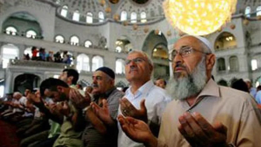 القرضاوي: كل النصوص الإسلامية تدعو إلى الاعتدال